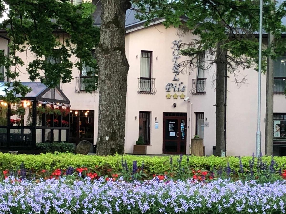 Hotel Pils With Self-Check In Sigulda Kültér fotó