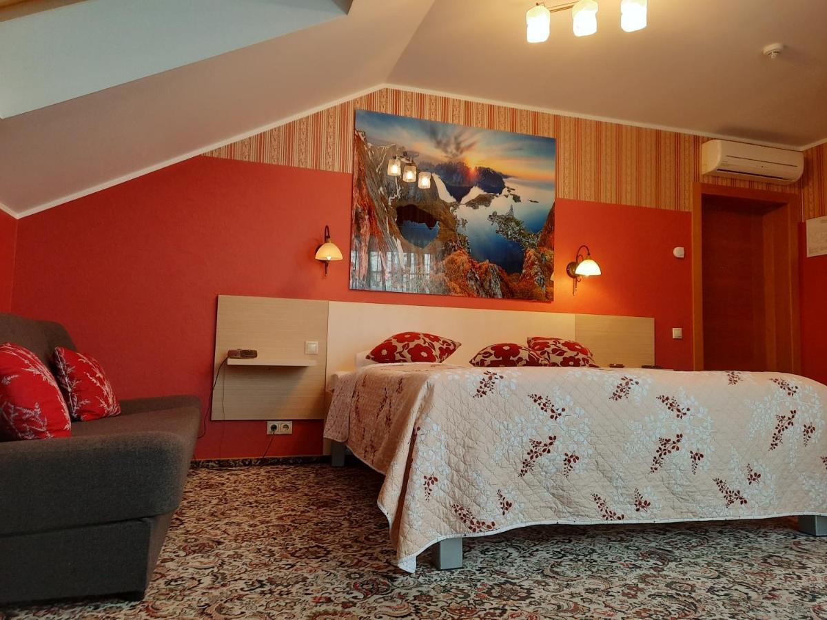 Hotel Pils With Self-Check In Sigulda Kültér fotó