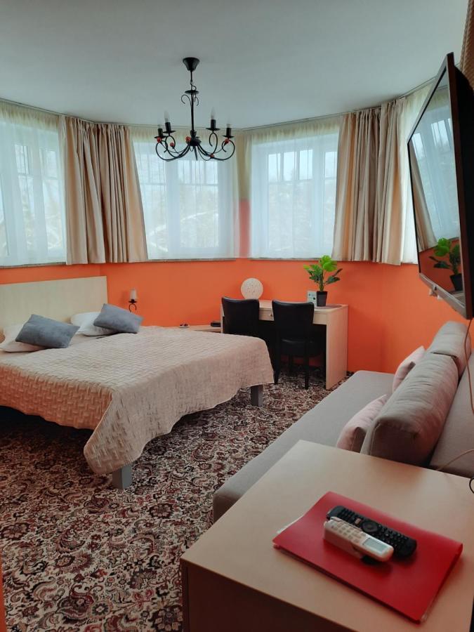 Hotel Pils With Self-Check In Sigulda Kültér fotó