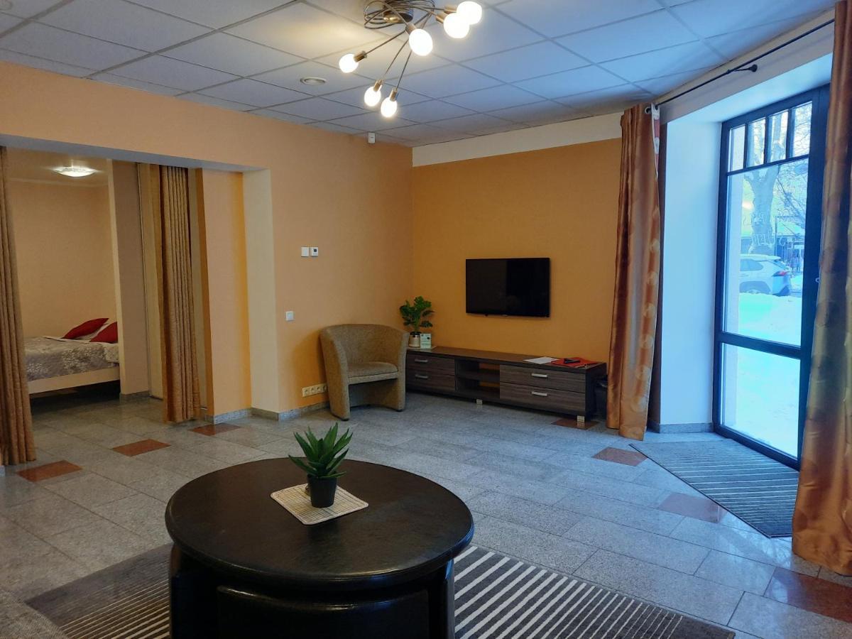 Hotel Pils With Self-Check In Sigulda Kültér fotó