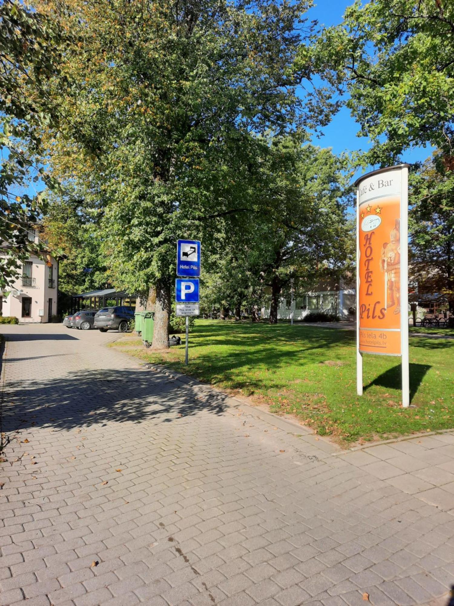 Hotel Pils With Self-Check In Sigulda Kültér fotó